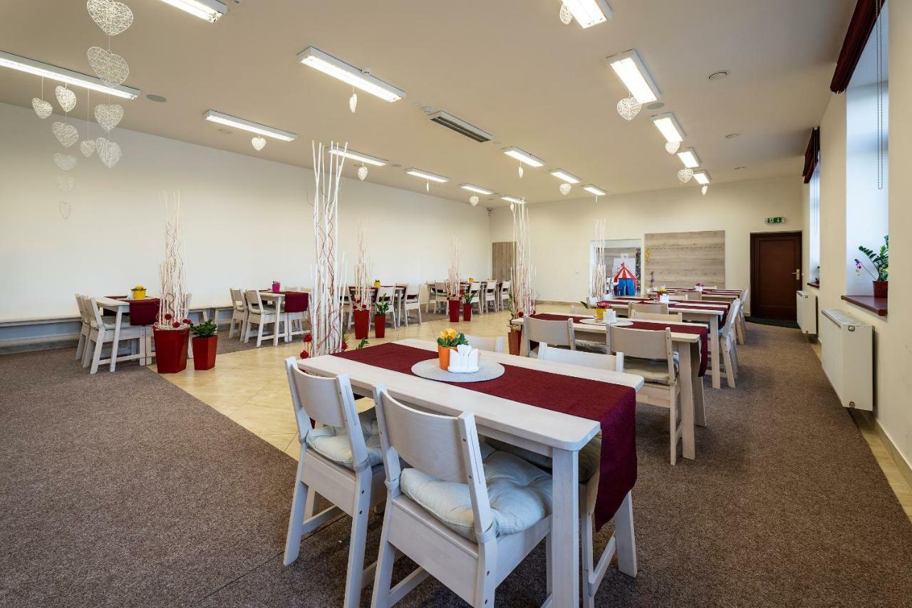 Hotel Zlechov Plumlov Ngoại thất bức ảnh
